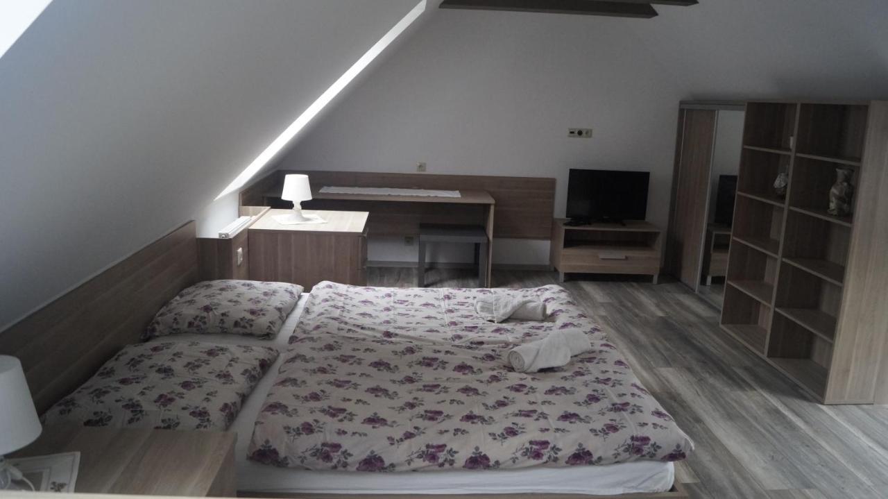 Penzion Jolla Červený Kláštor Exterior foto